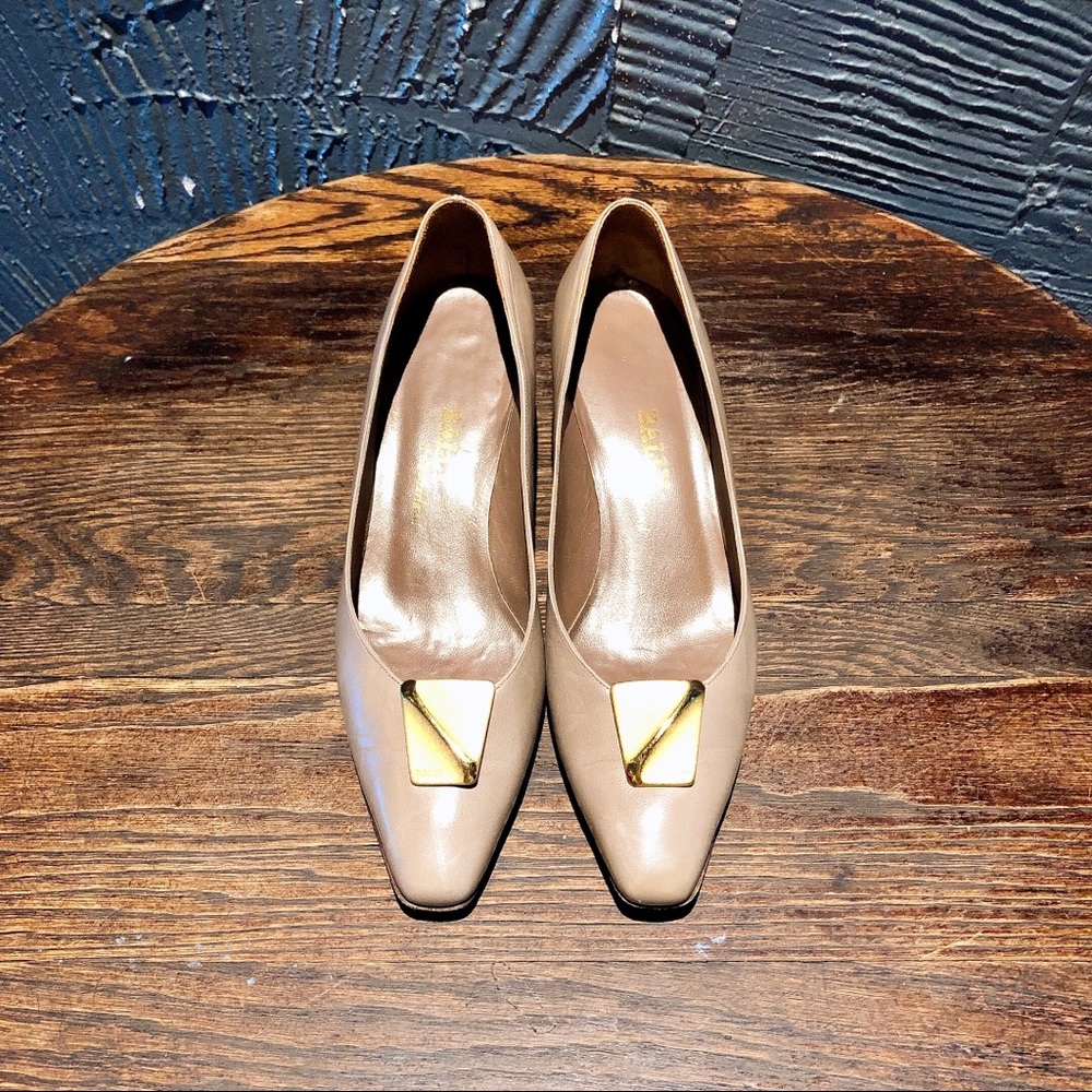Vintage Bally taupe leather heels size 7.5